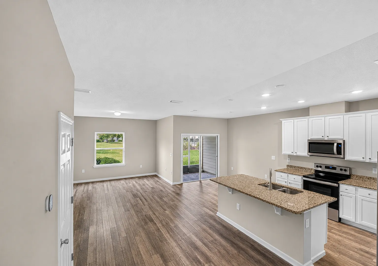 New 3/2.5 Townhome in Ormond Beach — Photo 4