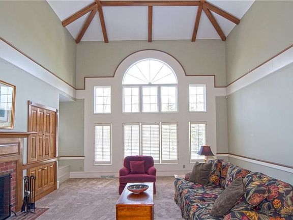 4th image of 6940 Hunting Hollow Ln W