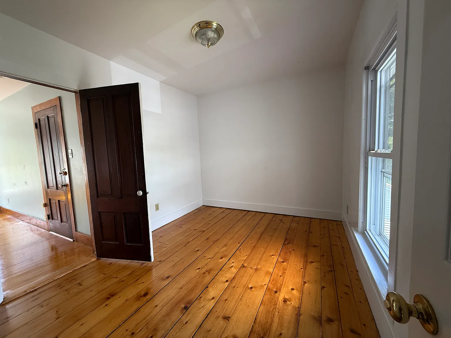 2 bed, 700 sqft, $1,600 — Photo 3