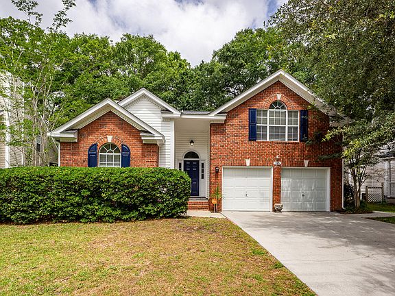 2nd image of 615 Majestic Oak Dr