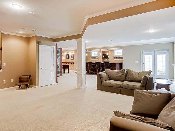 5th image of 7632 Overglen Dr