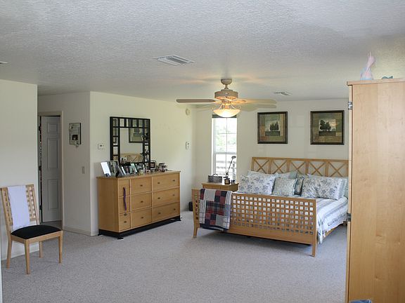 3rd image of 5440 NW Highway 225a