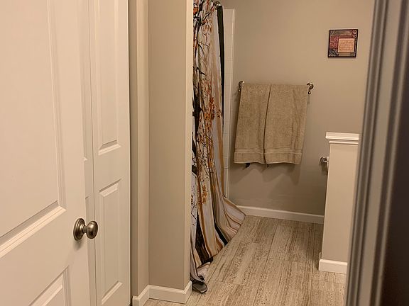3rd image of 51684 Willis St