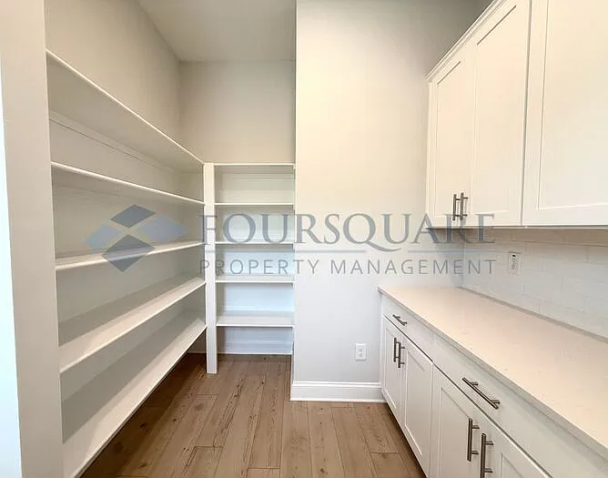 8156 Baronleigh Ln — Photo 40