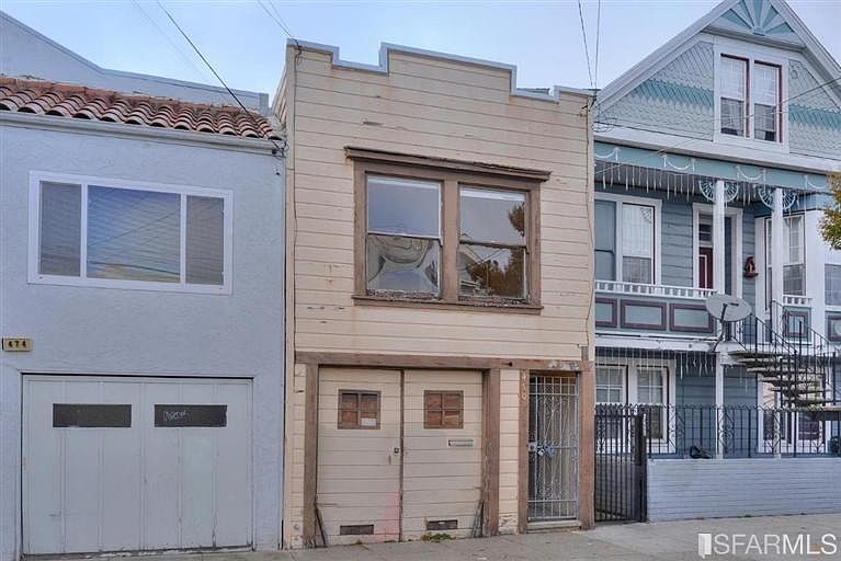 1st image of 470 Paris St