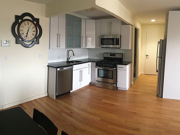 5th image of 23-11 Astoria Blvd #2E
