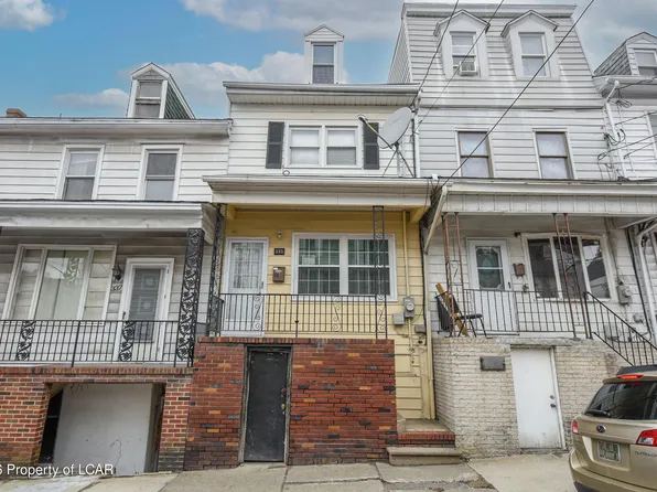 335 W Lloyd St, Shenandoah, PA 17976