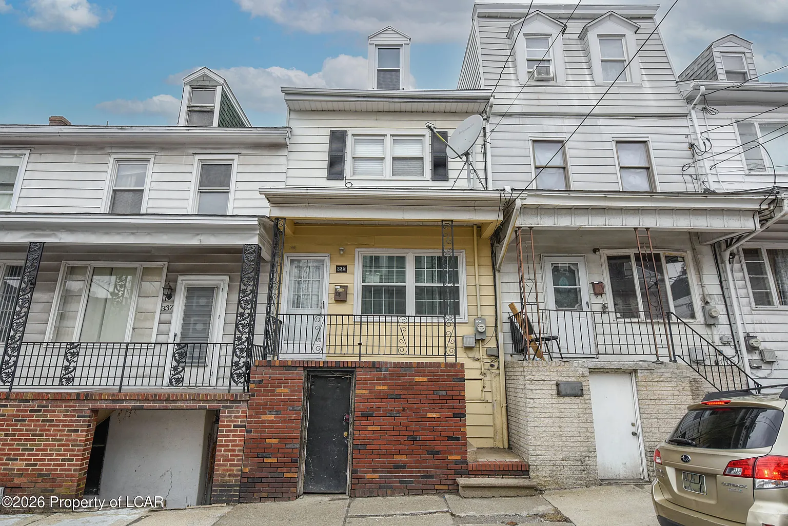 335 W Lloyd St photo 1