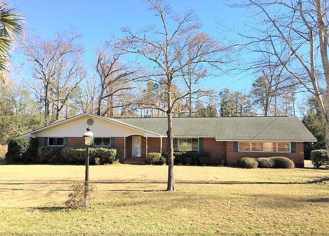 1st image of 581 Woodland Dr
