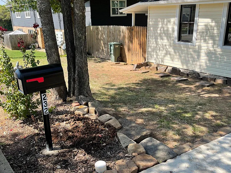 232 W Ash St — Photo 17