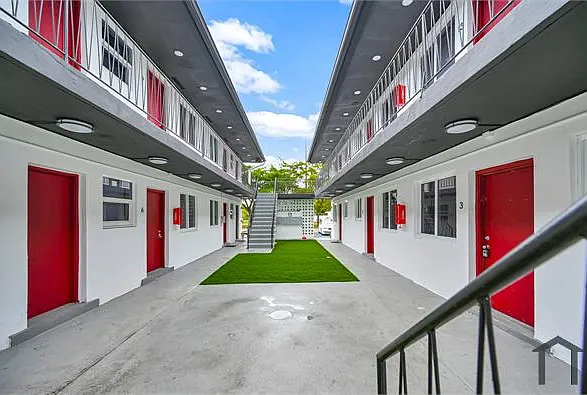 2 bed, 1100 sqft, $2,095 — Photo 2