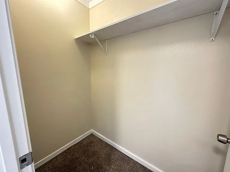 140 E Wilkinson St #142 — Photo 23
