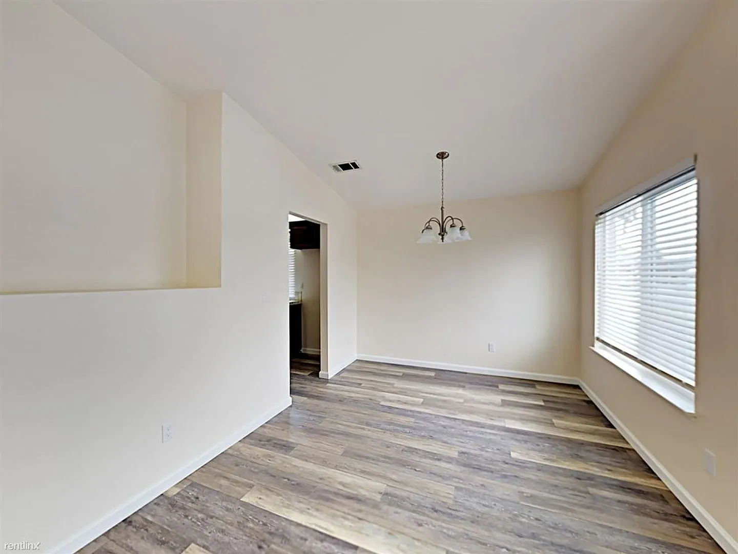 Lovely, Completely Renovated 3 Bed/2 Bath Single Family Home in Oakley! — Photo 4