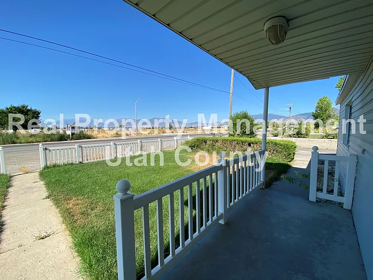 1285 W Utah Ave — Photo 4