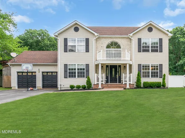 5 Stacy Court, Jackson, NJ 08527