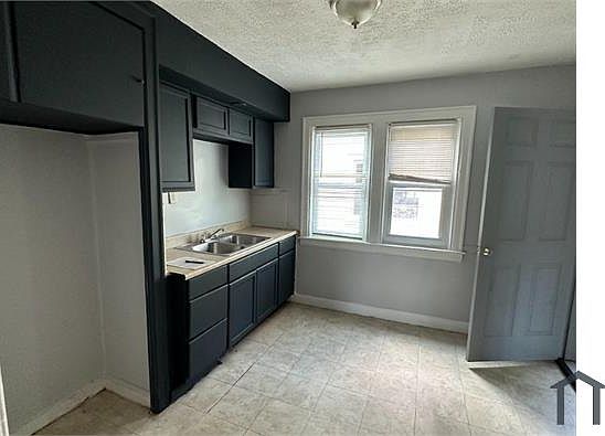 4th image of 14369 Mark Twain St #B