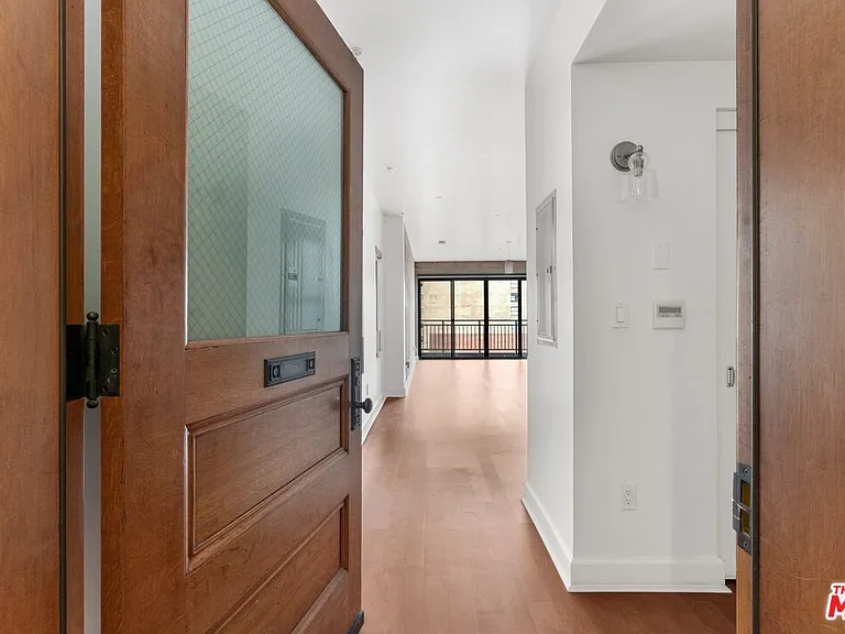 416 S Spring St #608 — Photo 4