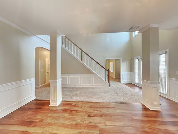 2nd image of 618 Maltese Dr