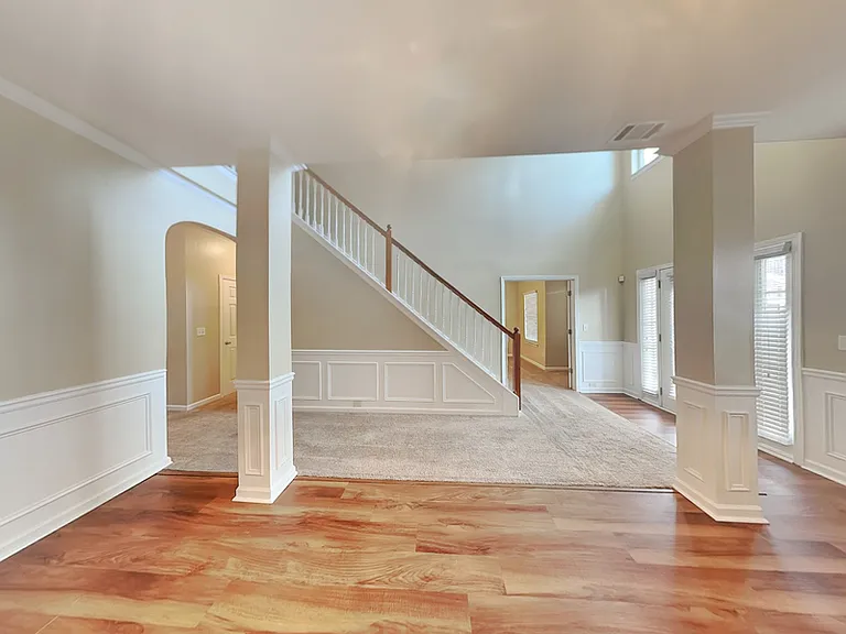 618 Maltese Dr — Photo 2