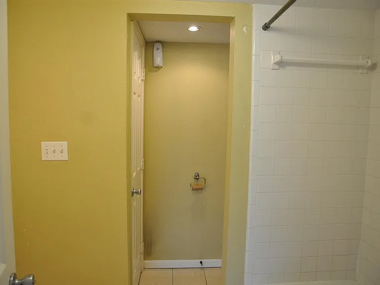 3754 Tanglewilde St #C16 — Photo 25