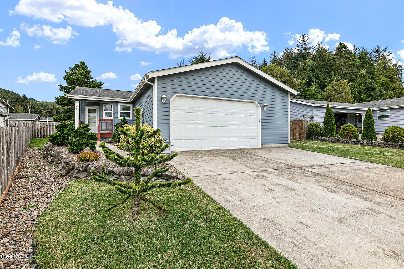 105 SE Fair Wind Ct photo 1