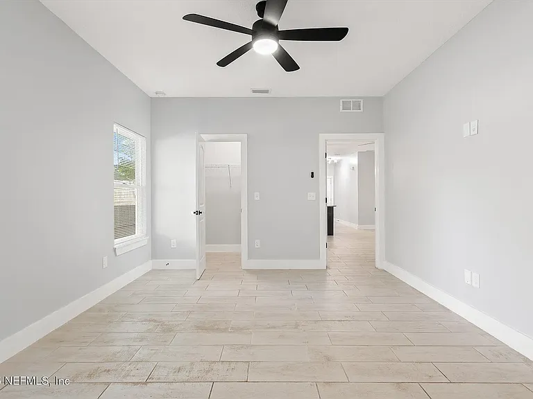 406 E Cochran Ave — Photo 5