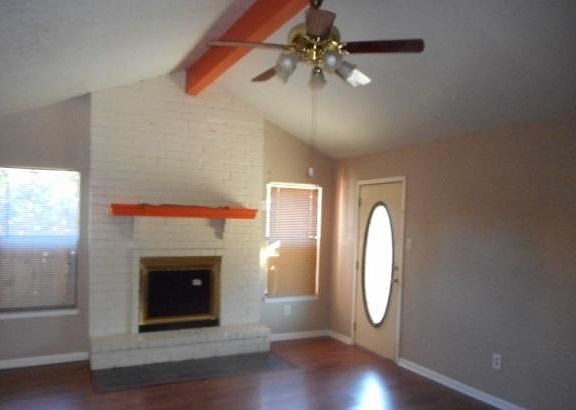 2nd image of 2330 Monica St