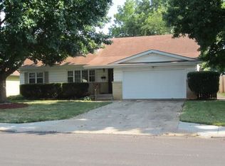 1366 E Woodland St, Springfield, MO 65804