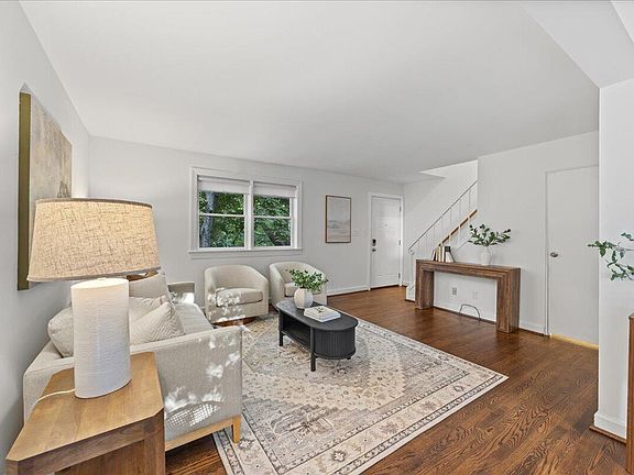 4th image of 1641 Sutton Dr
