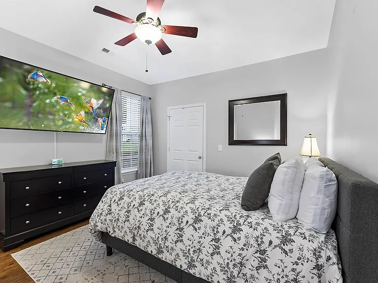 1108 Vermillion Dr — Photo 12