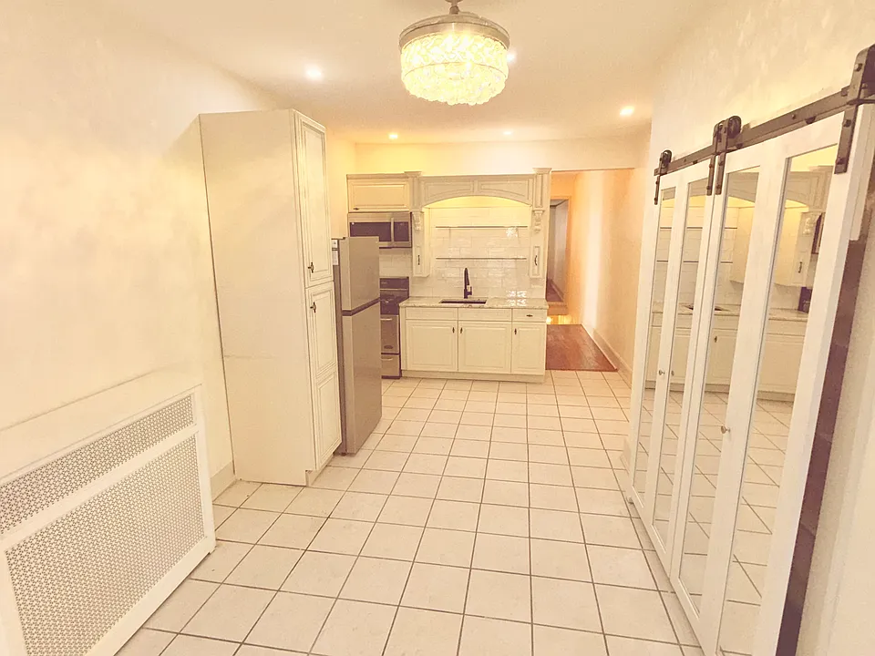 3317 Ridge Ave #2