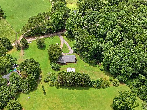 3rd image of 214 Ferguson Rd