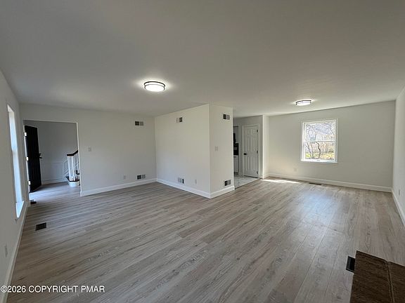 5th image of 1281 Brian Ln