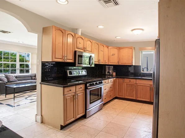 1531 Moffett St, Hollywood, FL 33020