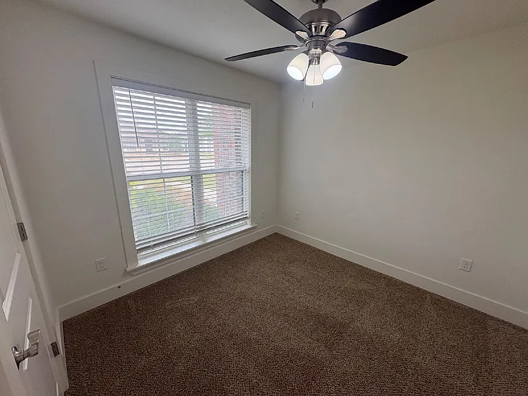405 Ranger St — Photo 9