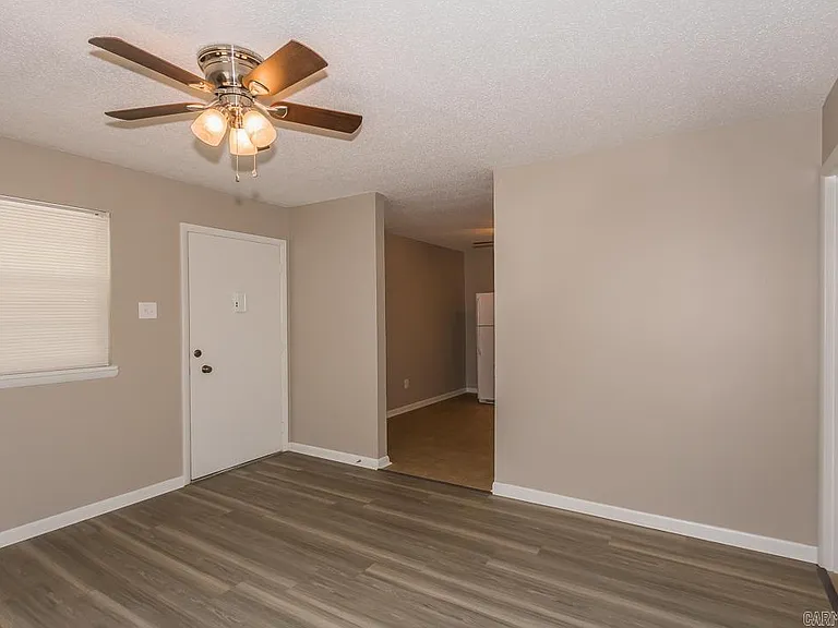 1574 Skyline Dr — Photo 2