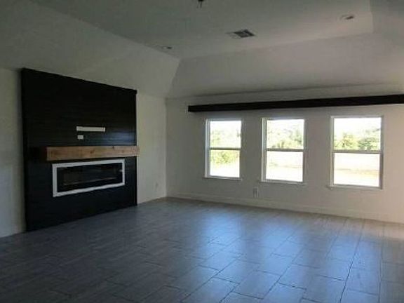 Additional Living Room