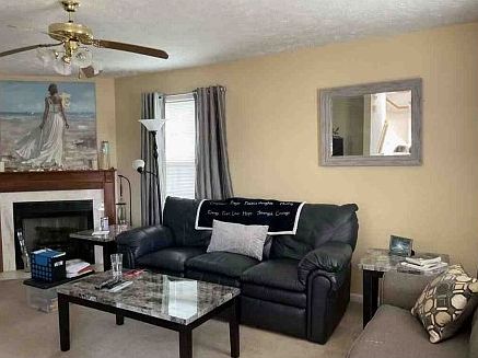 3rd image of 209 Moorhill Ave