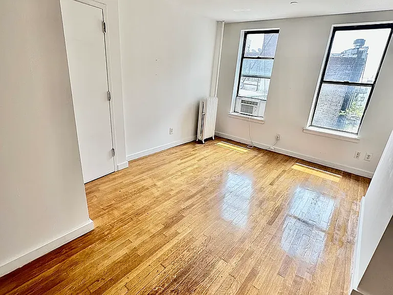 204 Livingston St #33 — Photo 2