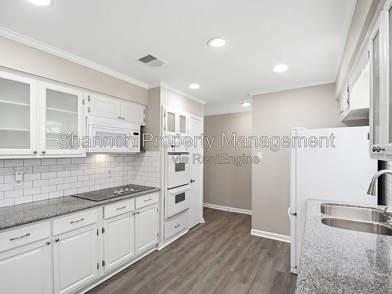 6215 Autumn Arbor Dr — Photo 13