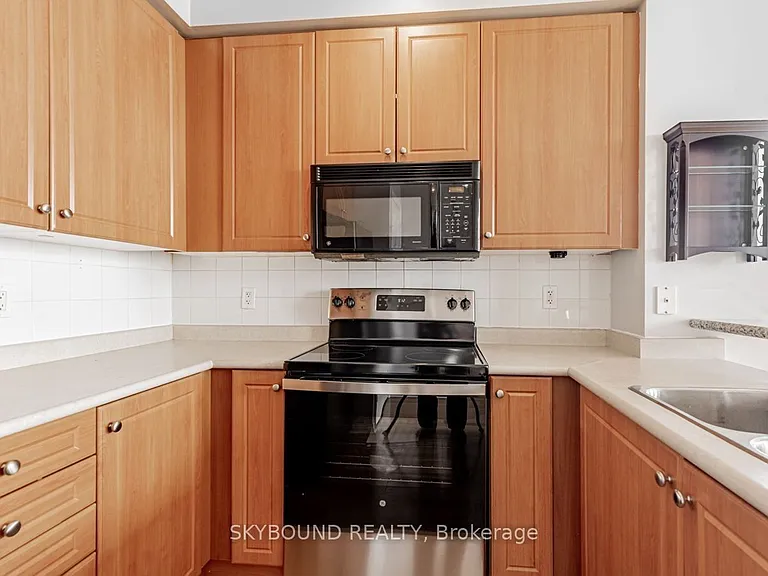 220 Burnhamthorpe Rd W #3202 — Photo 7