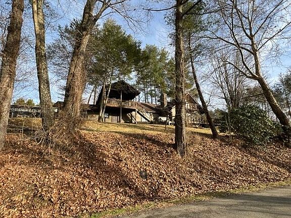 5th image of 111 Seehorn Ln
