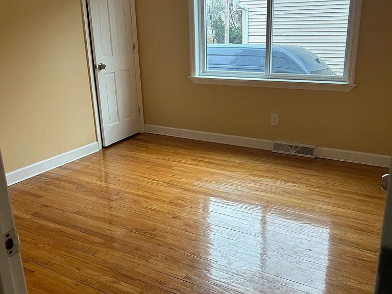 31 Manila Ave #1 — Photo 6