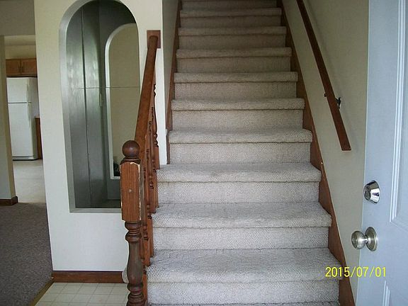3rd image of 441 Woodlawn Ave