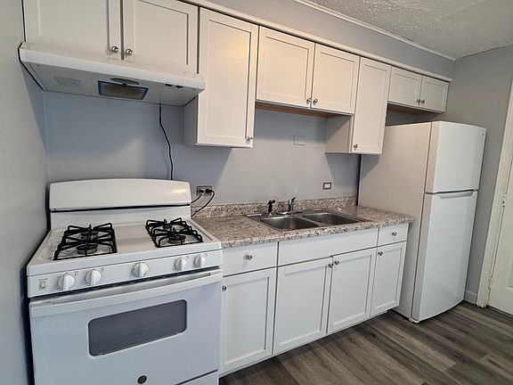 4th image of 503 James Ct Unit D