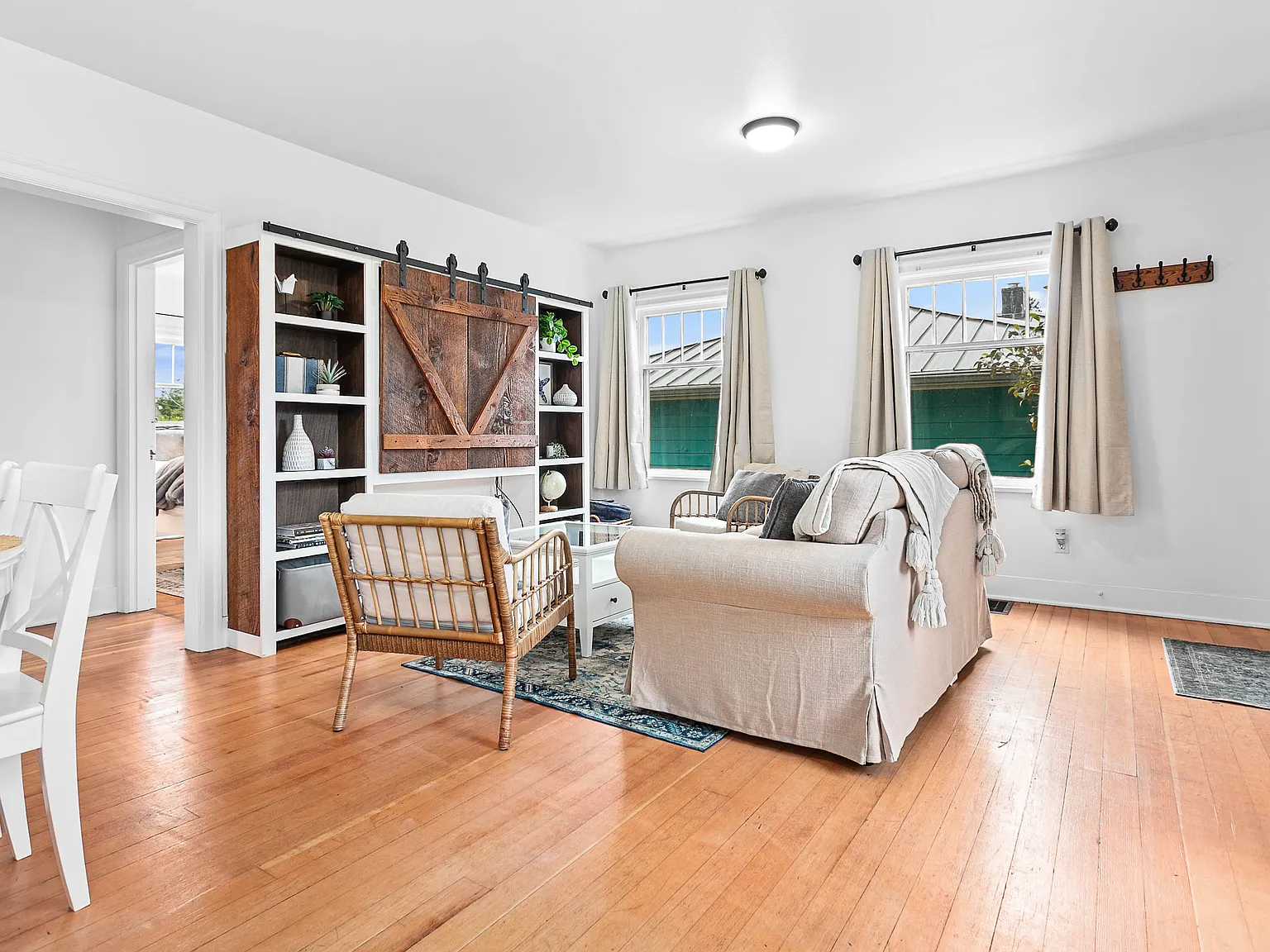 4 bed, 1.5 bath, 1228 sqft, $3,500 — Photo 4