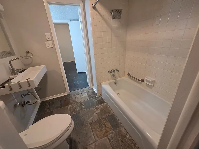 1717 N Locust St — Photo 56