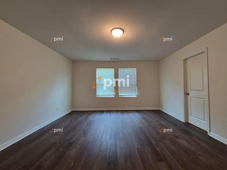 1081 Coldwater Dr — Photo 9
