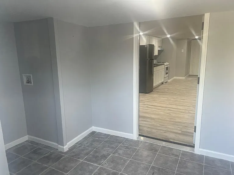 2122 W Estaugh St #B — Photo 4