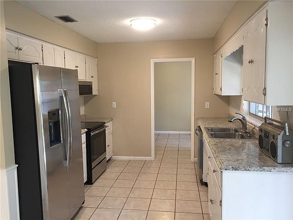 3rd image of 537 Alachua Dr